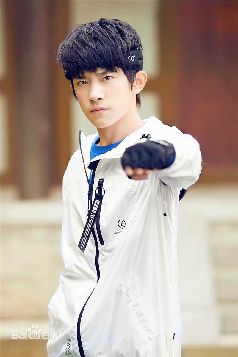 易烊千玺(Jackson)全员加速王夺冠历程性感图片图集