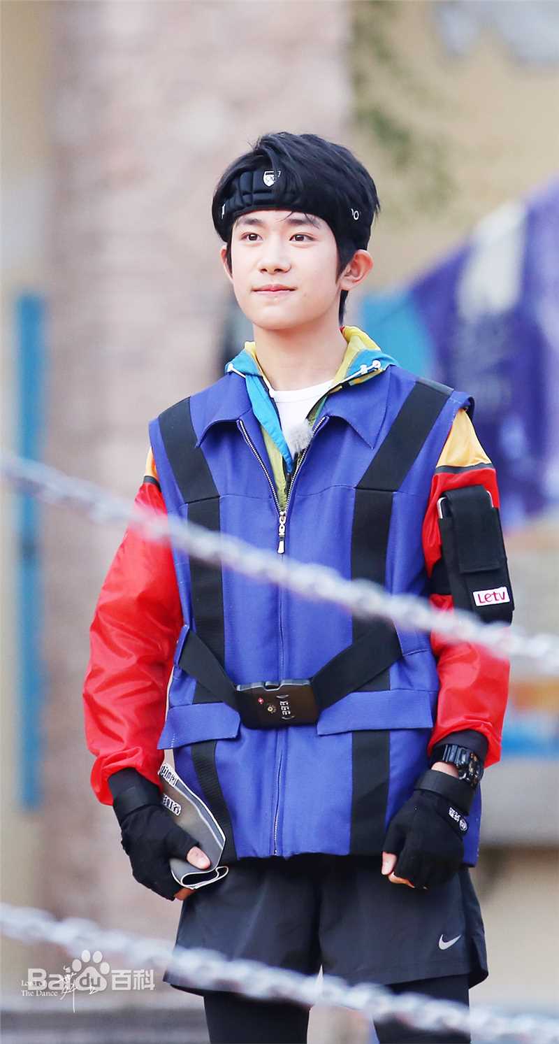 易烊千玺(Jackson)全员加速王夺冠历程性感图片图集