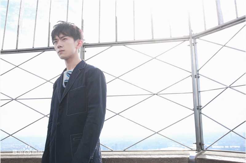 易烊千玺(Jackson)最全街拍壁纸