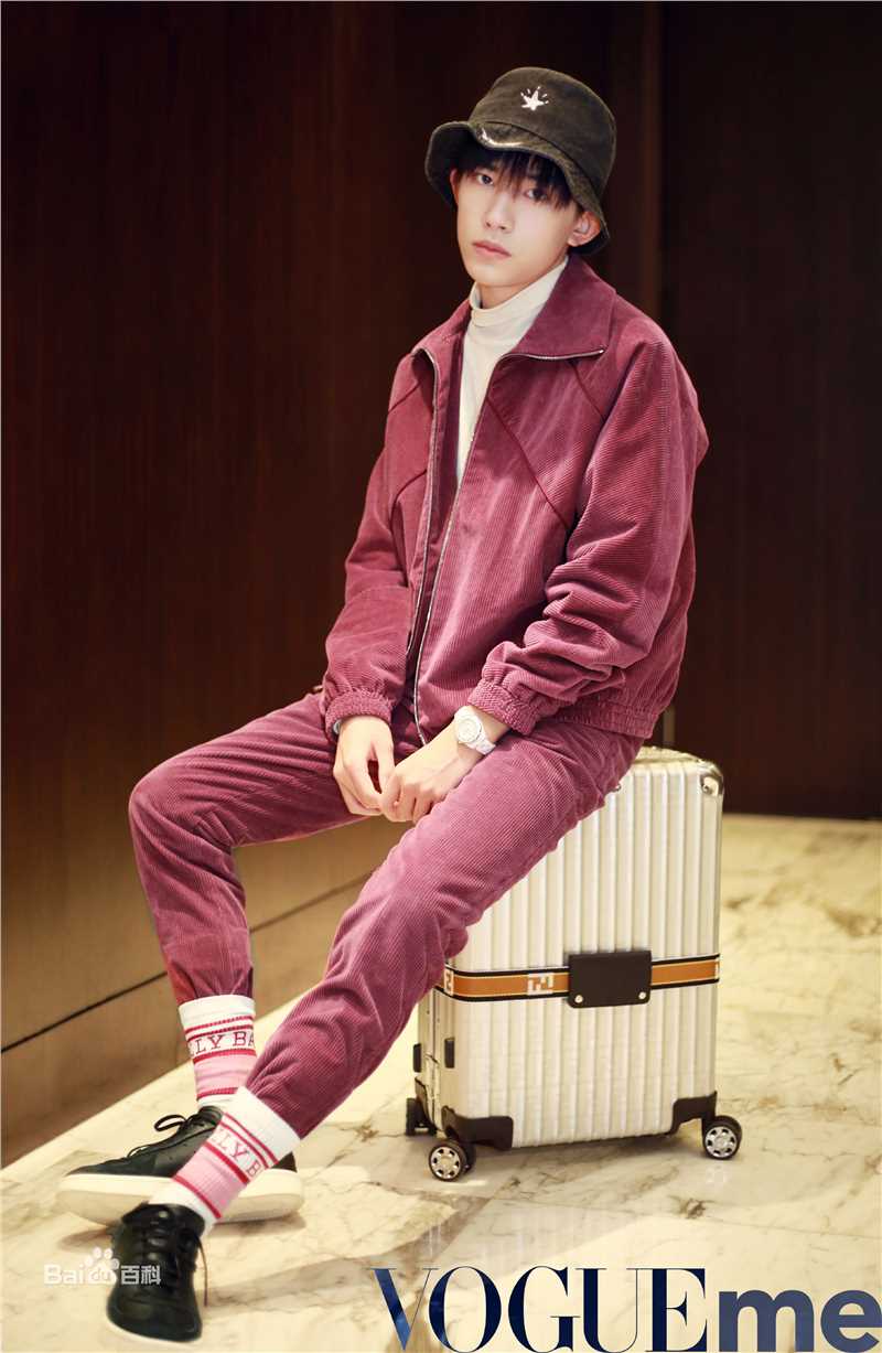 易烊千玺(Jackson)最全街拍壁纸