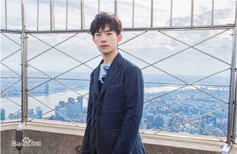 易烊千玺(Jackson)最全街拍壁纸