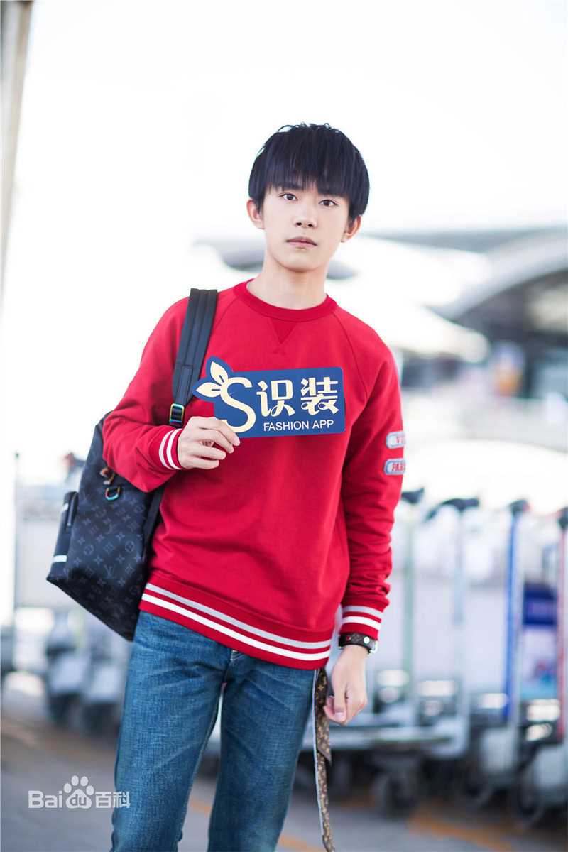 易烊千玺(Jackson)最全街拍壁纸