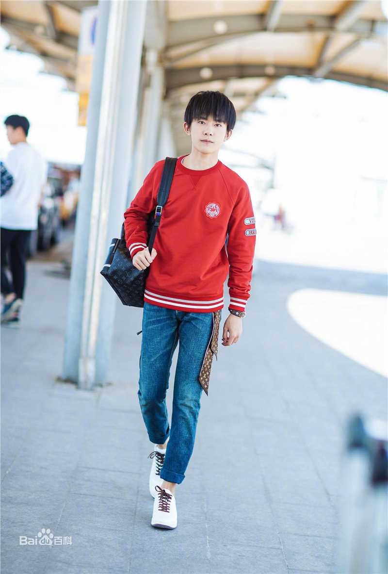 易烊千玺(Jackson)最全街拍壁纸