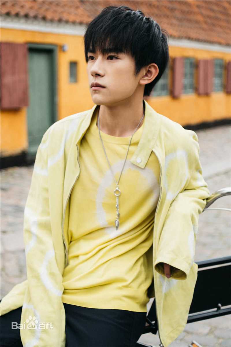 易烊千玺(Jackson)最全街拍壁纸