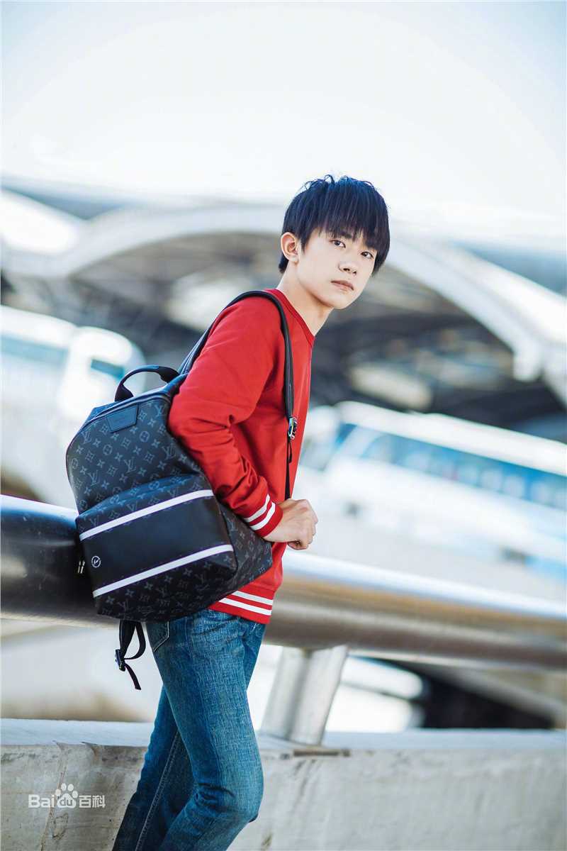 易烊千玺(Jackson)最全街拍壁纸