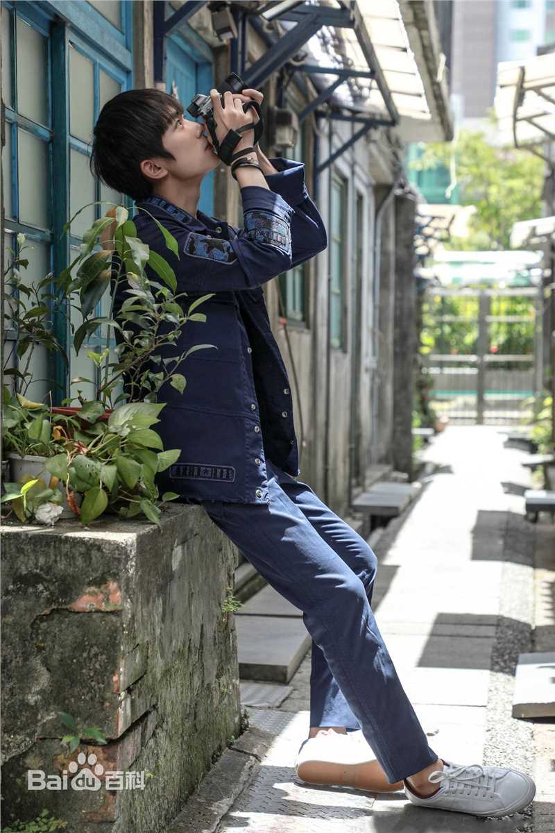 易烊千玺(Jackson)最全街拍壁纸