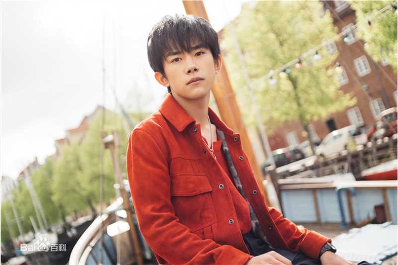 易烊千玺(Jackson)最全街拍壁纸