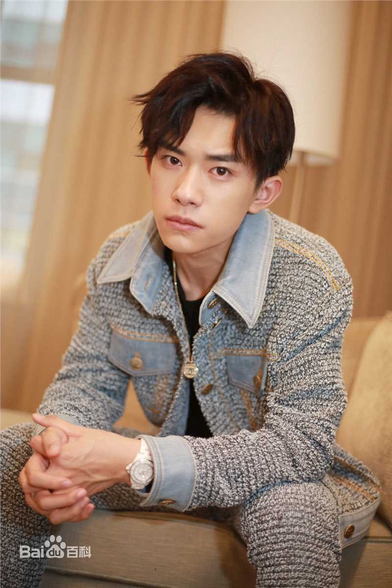 易烊千玺(Jackson)最全街拍壁纸