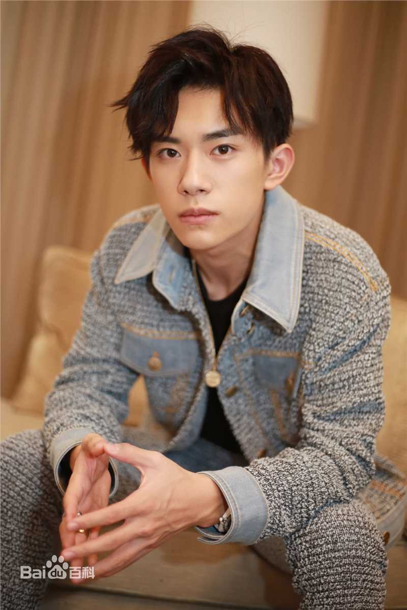 易烊千玺(Jackson)最全街拍壁纸