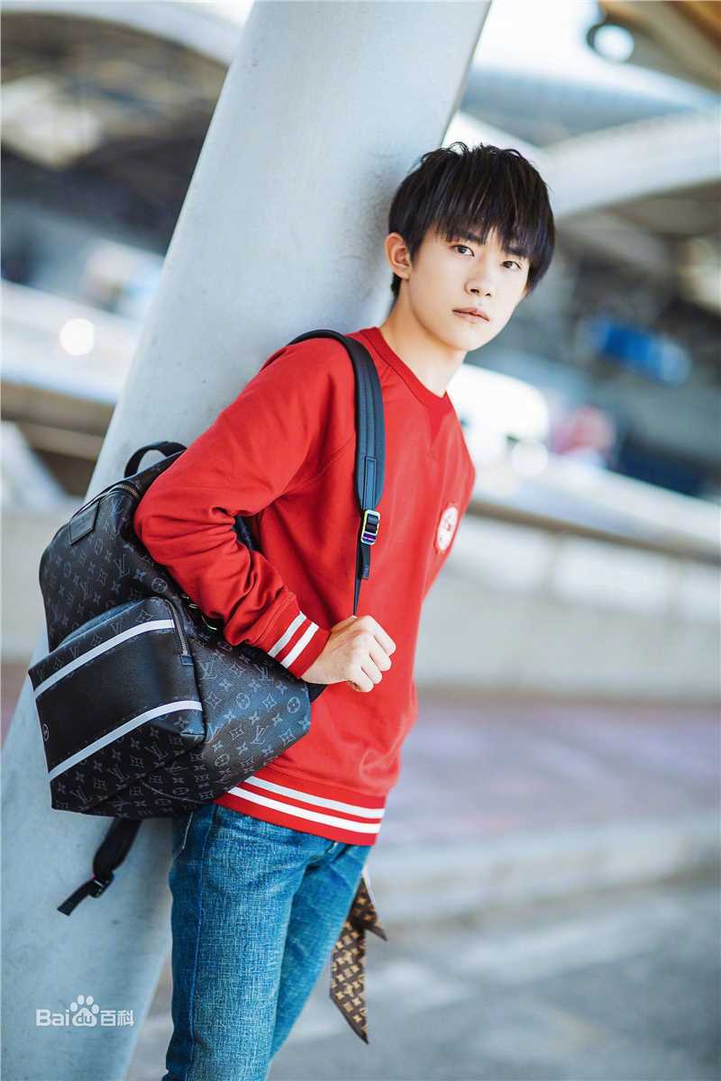 易烊千玺(Jackson)最全街拍壁纸