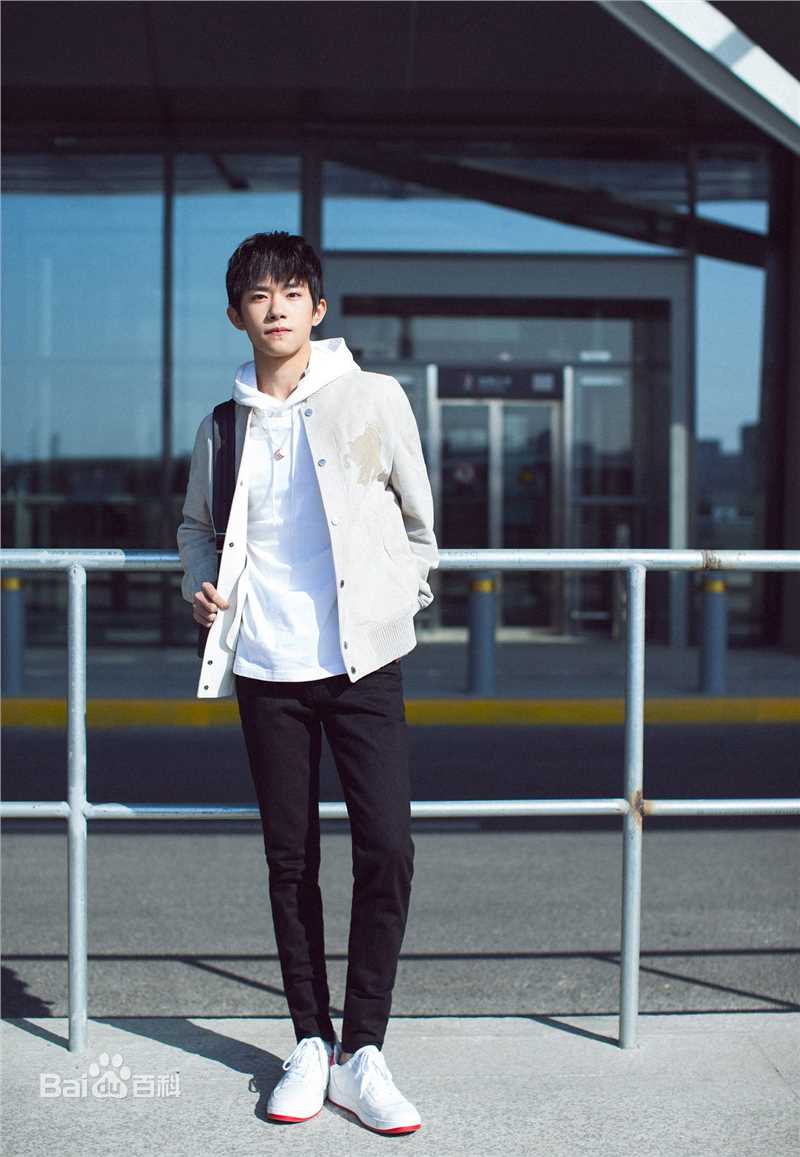 易烊千玺(Jackson)最全街拍壁纸