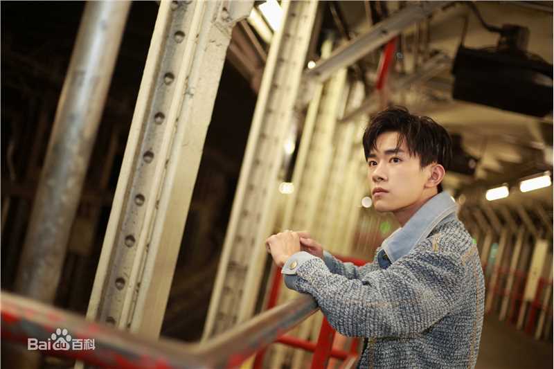 易烊千玺(Jackson)最全街拍壁纸