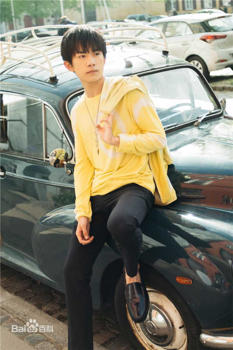 易烊千玺(Jackson)最全街拍壁纸