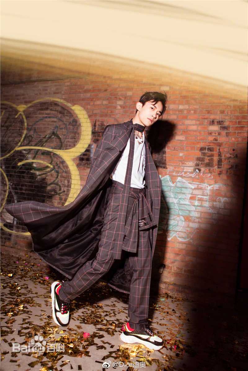 易烊千玺(Jackson)最全街拍壁纸