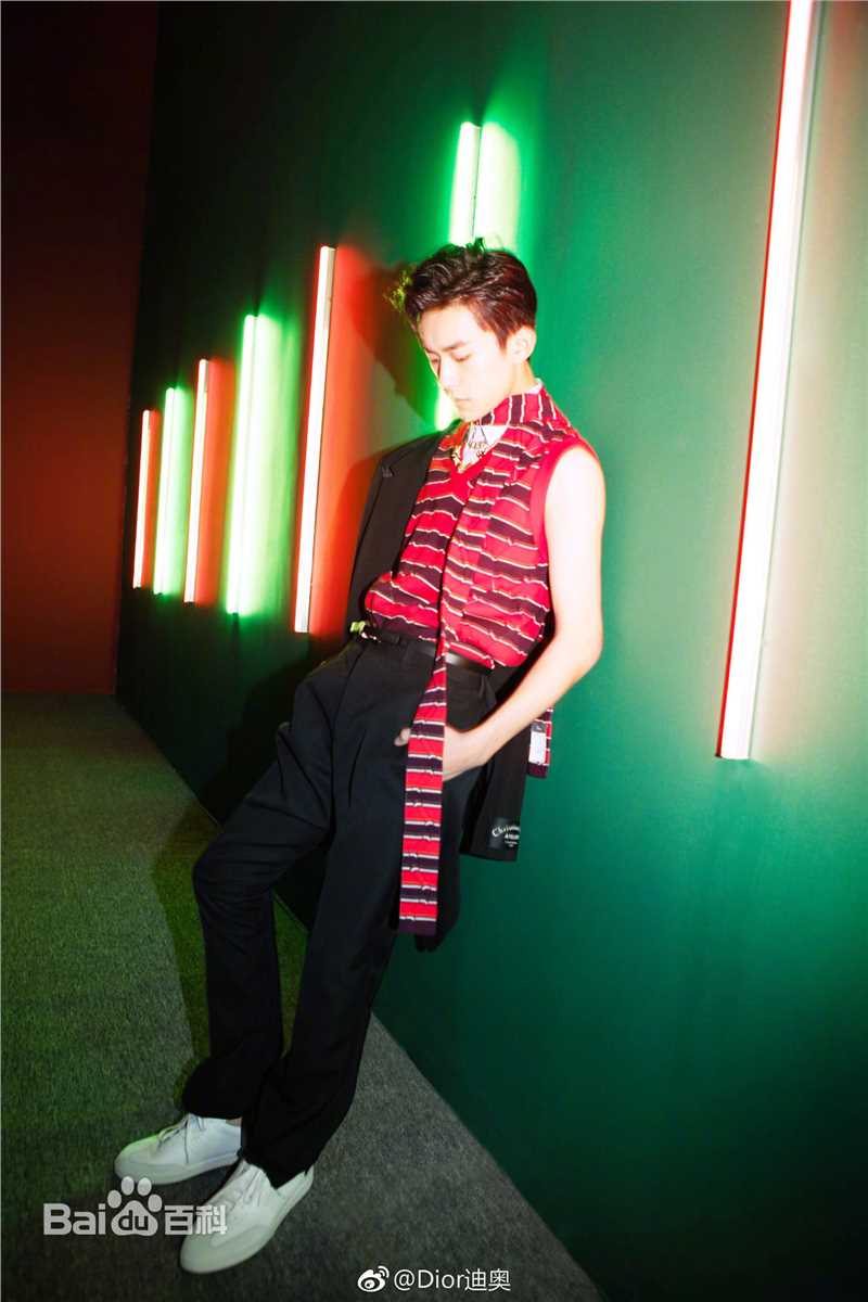 易烊千玺(Jackson)最全街拍壁纸