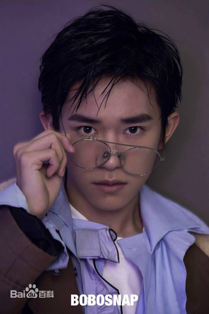 易烊千玺(Jackson)最全街拍壁纸