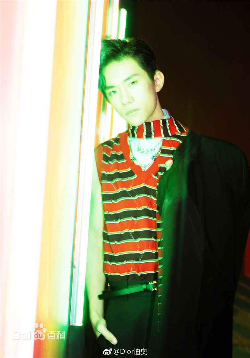 易烊千玺(Jackson)最全街拍壁纸