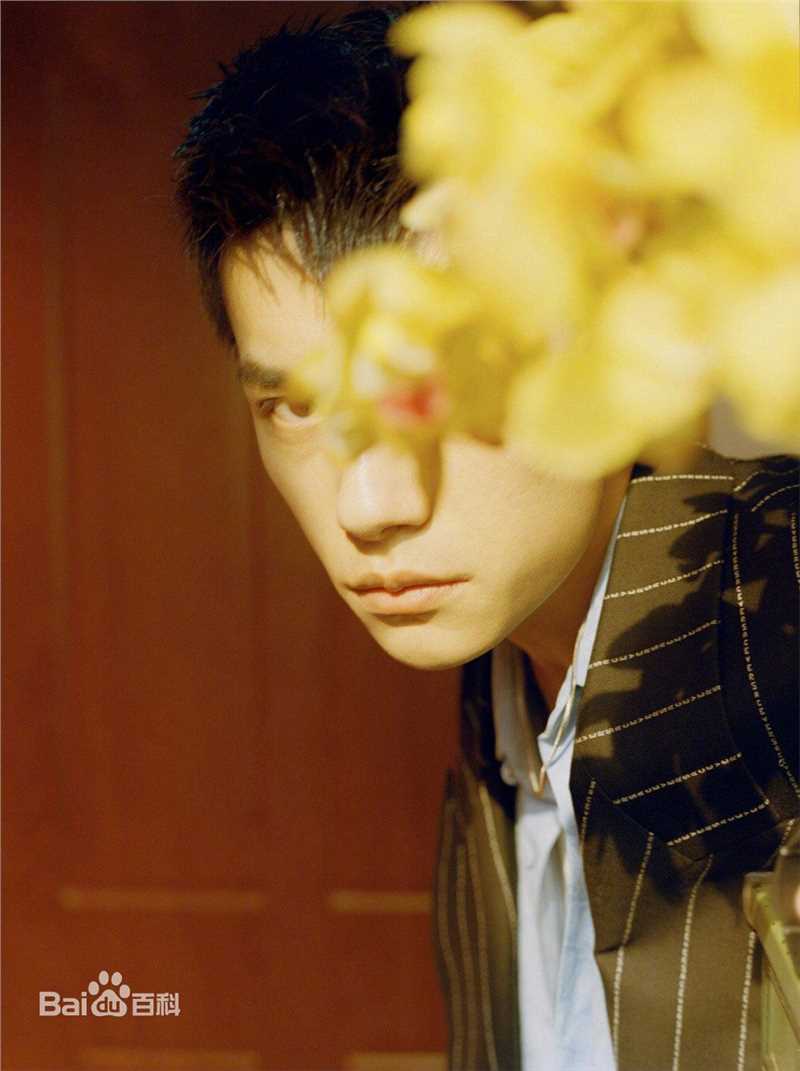 最优质易烊千玺(Jackson)在《红秀GRAZIA》中的相册