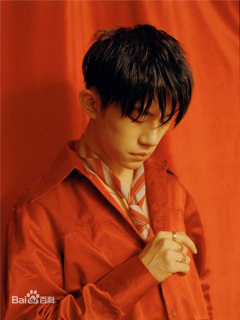 最优质易烊千玺(Jackson)在《红秀GRAZIA》中的相册