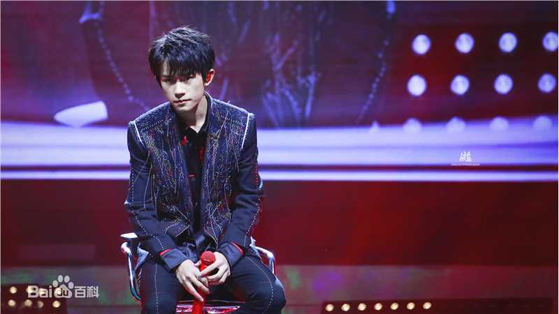 易烊千玺(Jackson)TFBOYS四周年演唱会性感图片图集