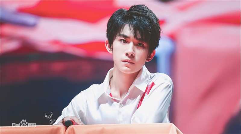 易烊千玺(Jackson)TFBOYS四周年演唱会性感图片图集