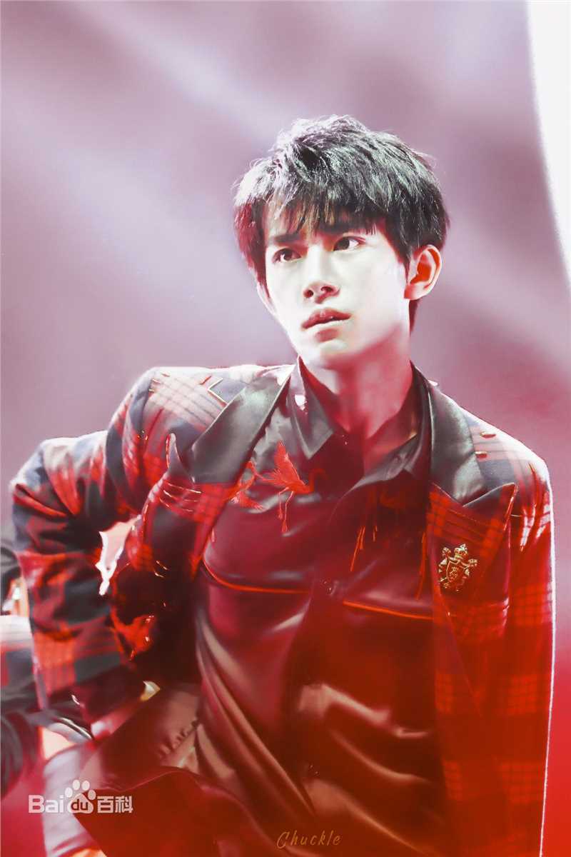 易烊千玺(Jackson)四周年舞蹈乐器图集性感图片图集