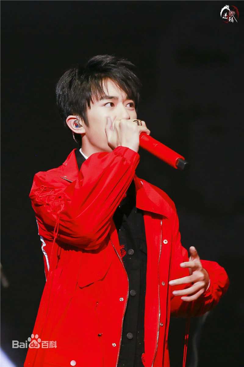 易烊千玺(Jackson)四周年舞蹈乐器图集性感图片图集