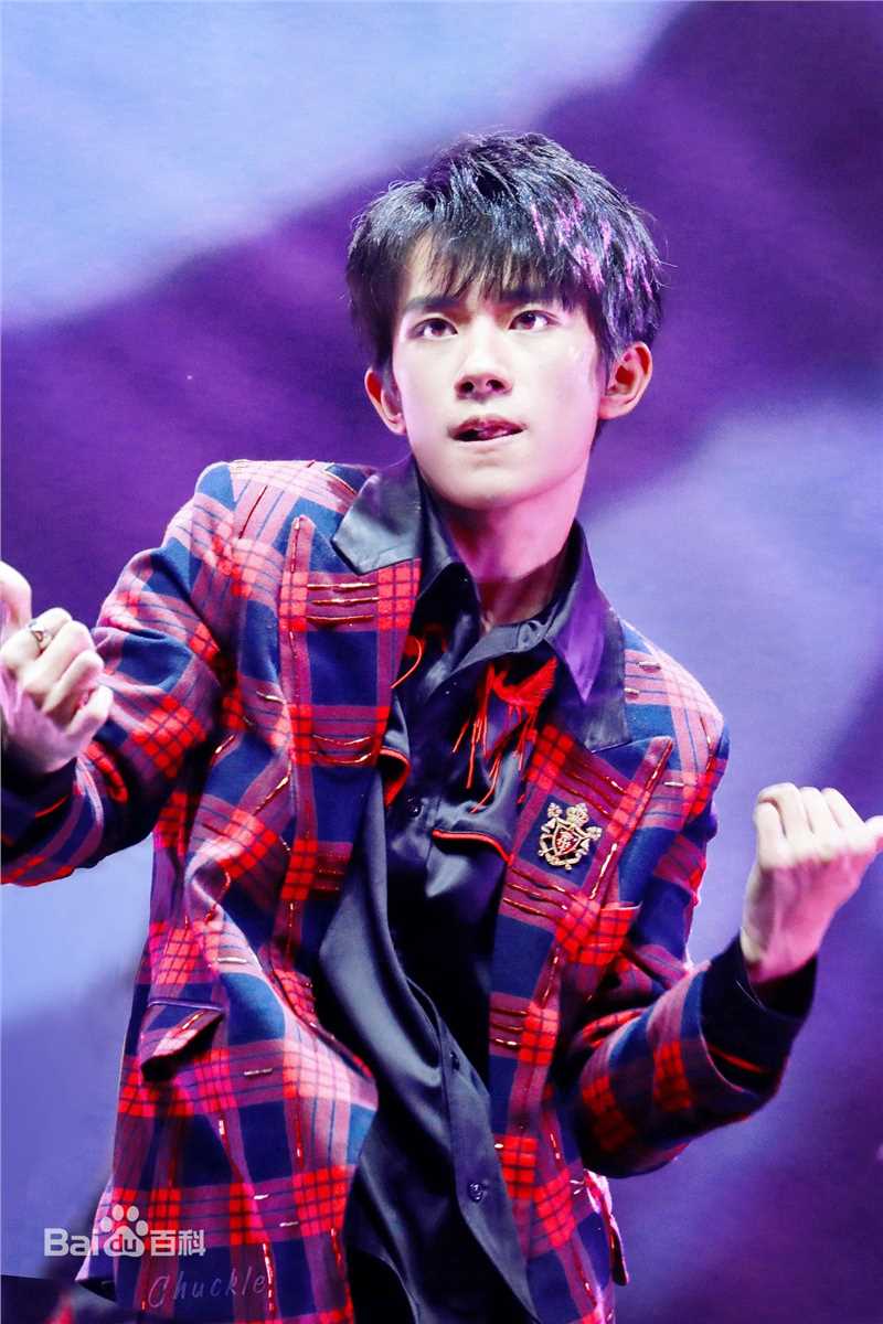 易烊千玺(Jackson)四周年舞蹈乐器图集性感图片图集