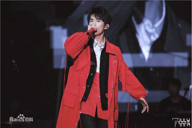 易烊千玺(Jackson)四周年舞蹈乐器图集性感图片图集