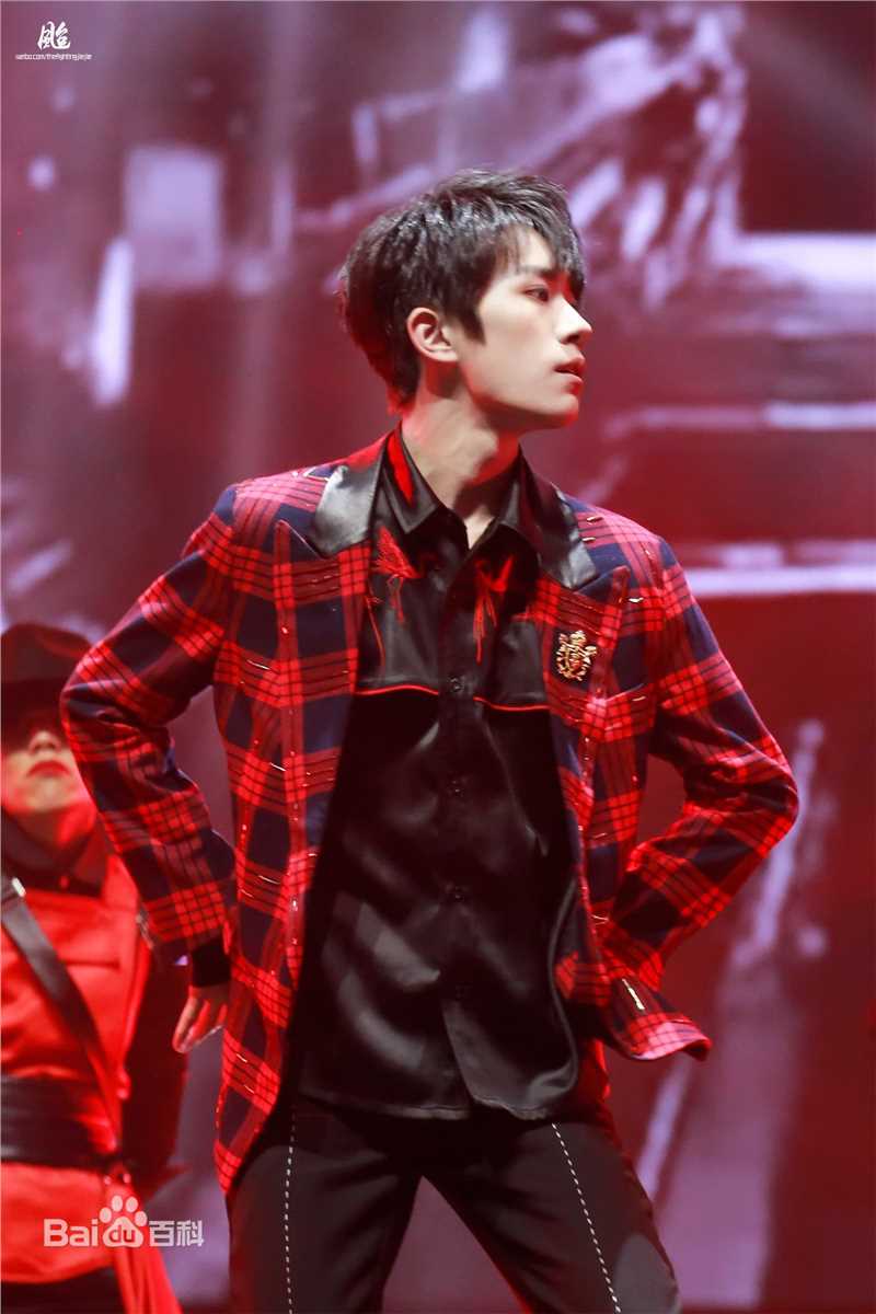 易烊千玺(Jackson)四周年舞蹈乐器图集性感图片图集