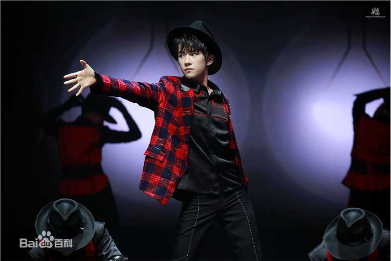 易烊千玺(Jackson)四周年舞蹈乐器图集性感图片图集