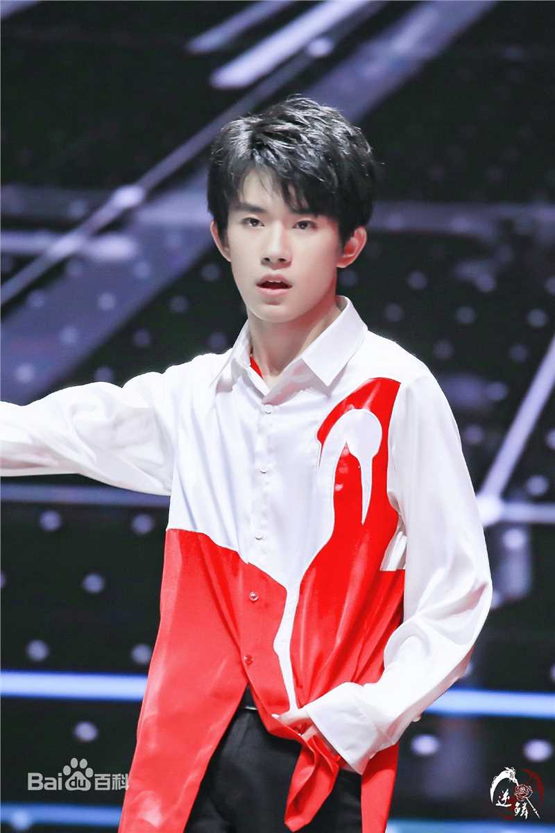 易烊千玺(Jackson)四周年舞蹈乐器图集性感图片图集