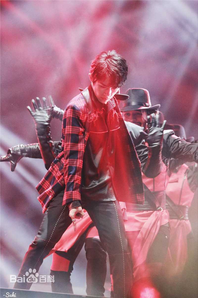 易烊千玺(Jackson)四周年舞蹈乐器图集性感图片图集