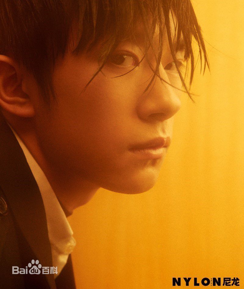 最新易烊千玺(Jackson)在《NYLON》中的壁纸
