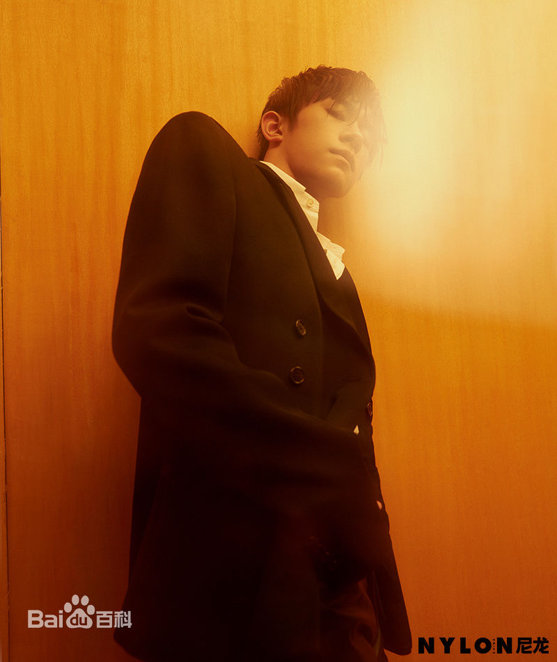 最新易烊千玺(Jackson)在《NYLON》中的壁纸