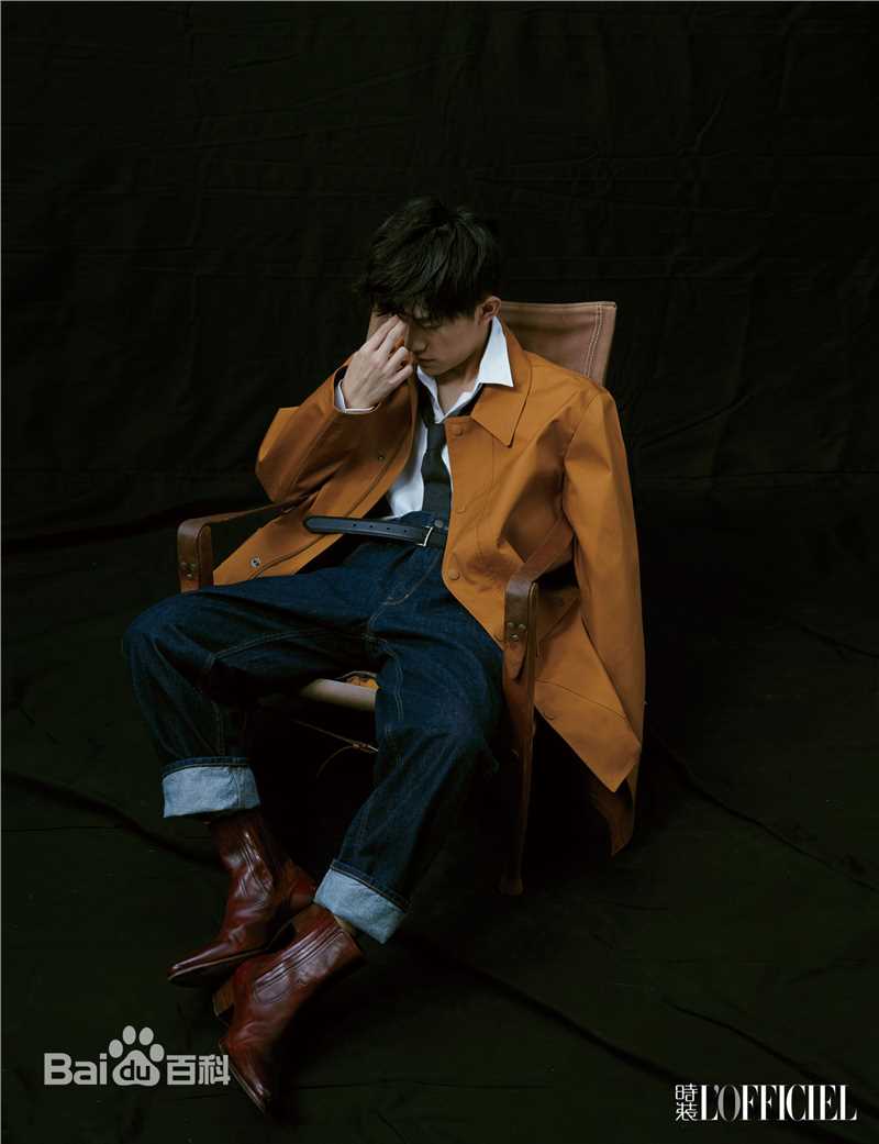 高清易烊千玺(Jackson)在《时装L'OFFICIEL》中的图集