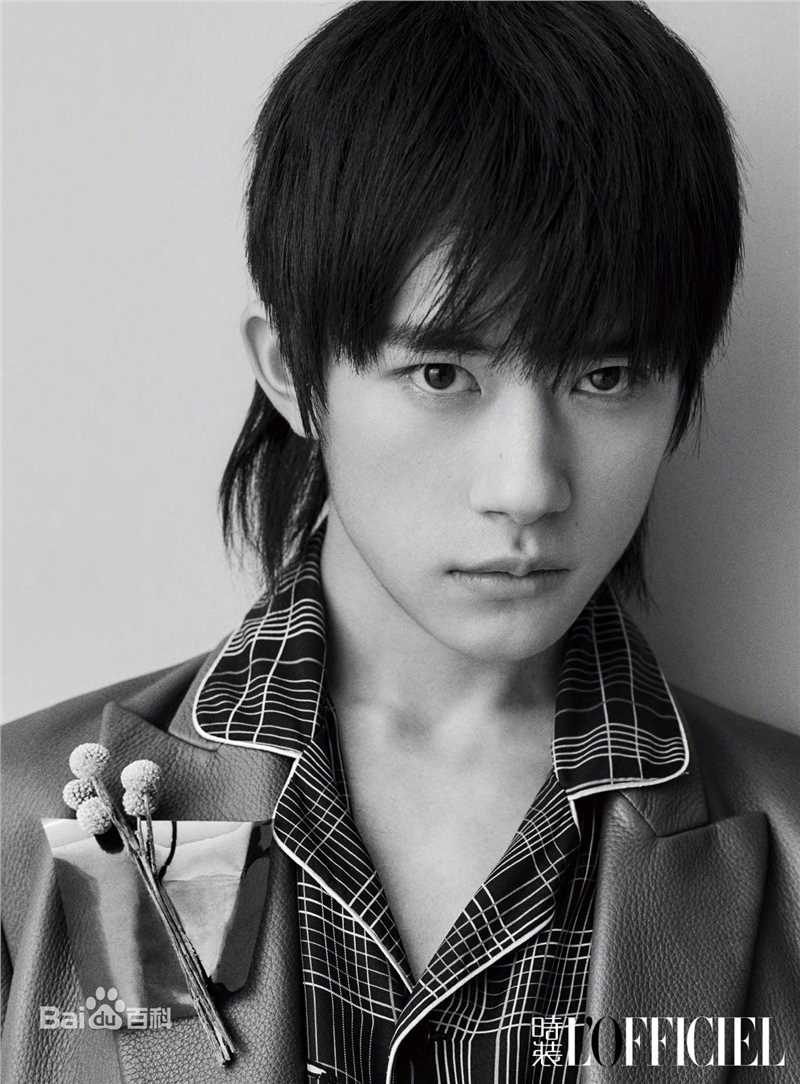 高清易烊千玺(Jackson)在《时装L'OFFICIEL》中的图集