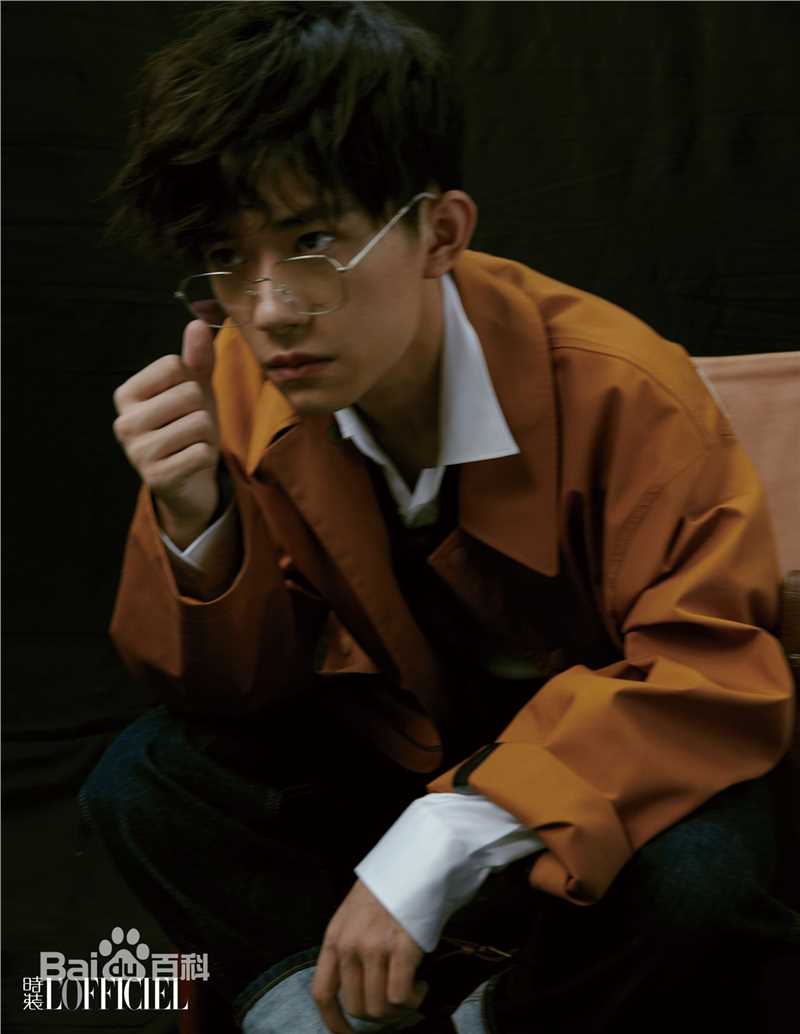 高清易烊千玺(Jackson)在《时装L'OFFICIEL》中的图集