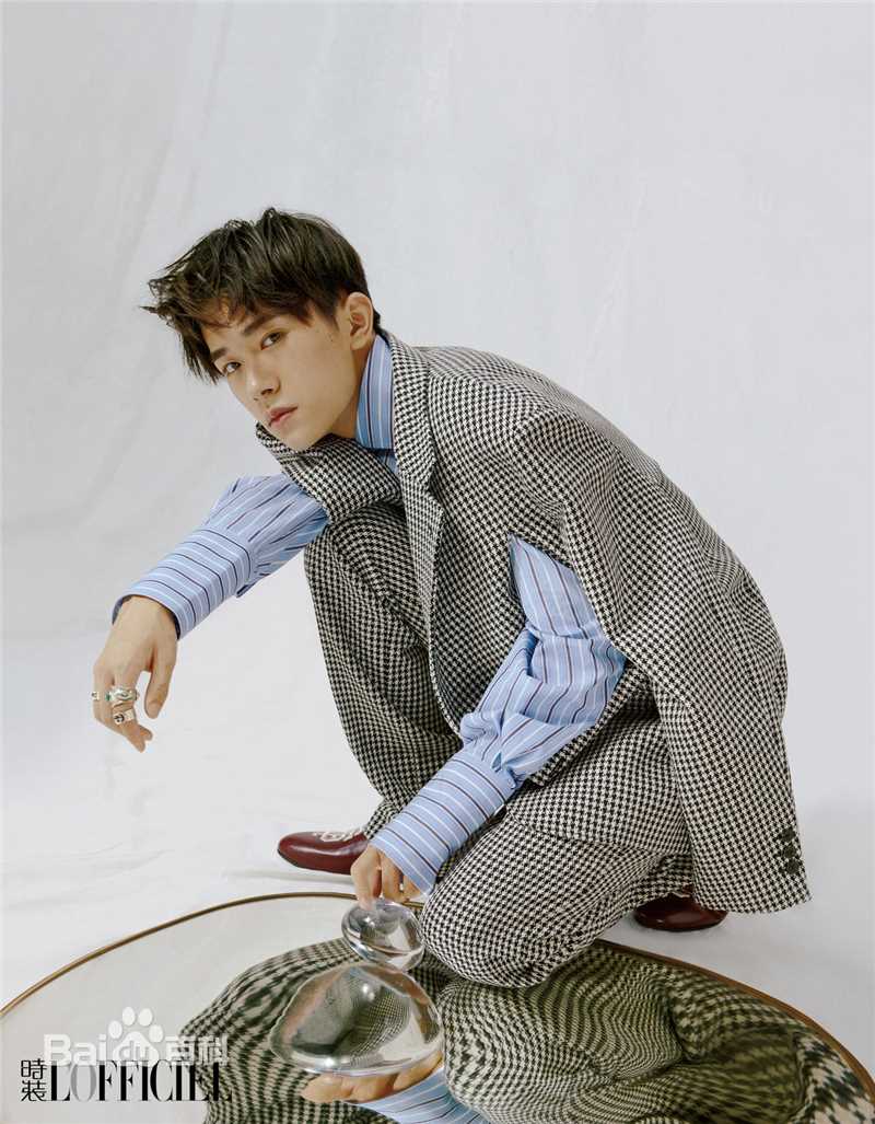 高清易烊千玺(Jackson)在《时装L'OFFICIEL》中的图集