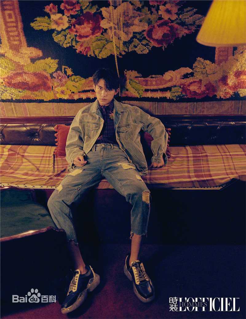 高清易烊千玺(Jackson)在《时装L'OFFICIEL》中的图集