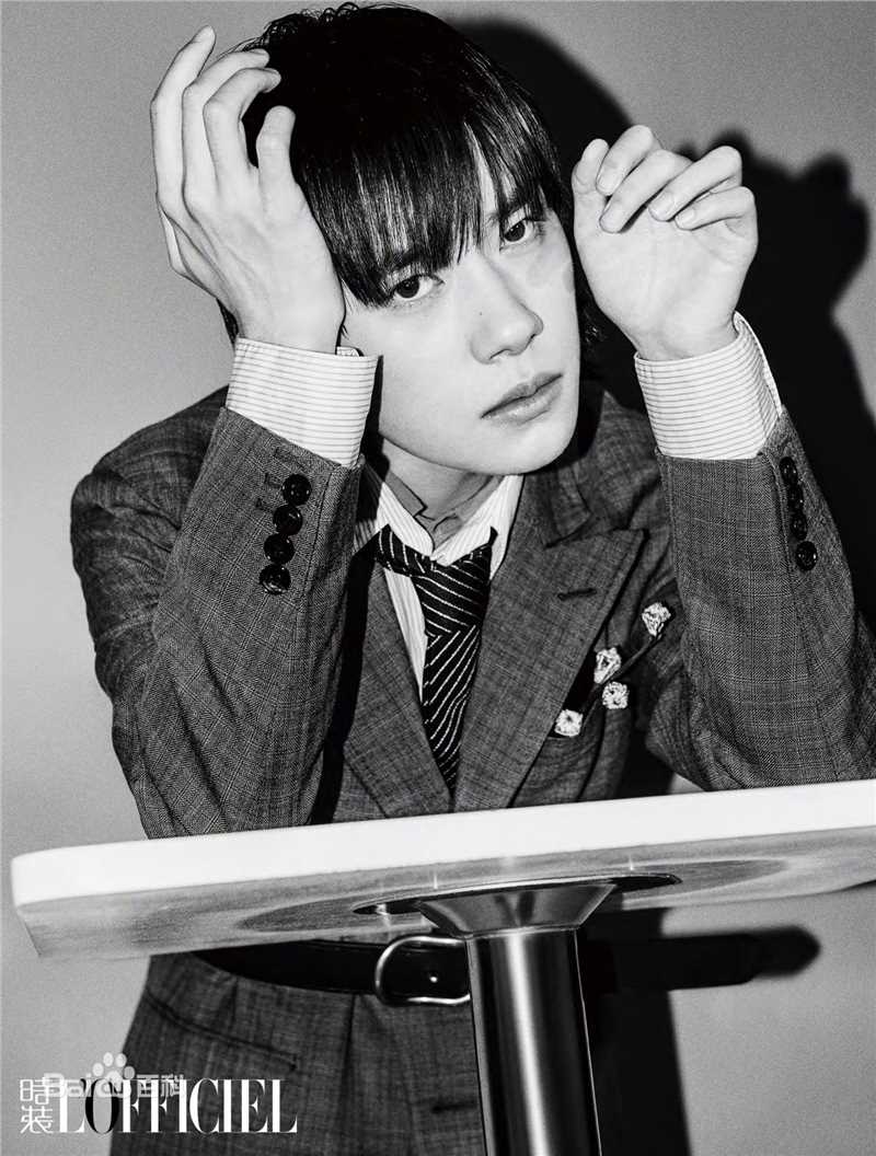 高清易烊千玺(Jackson)在《时装L'OFFICIEL》中的图集