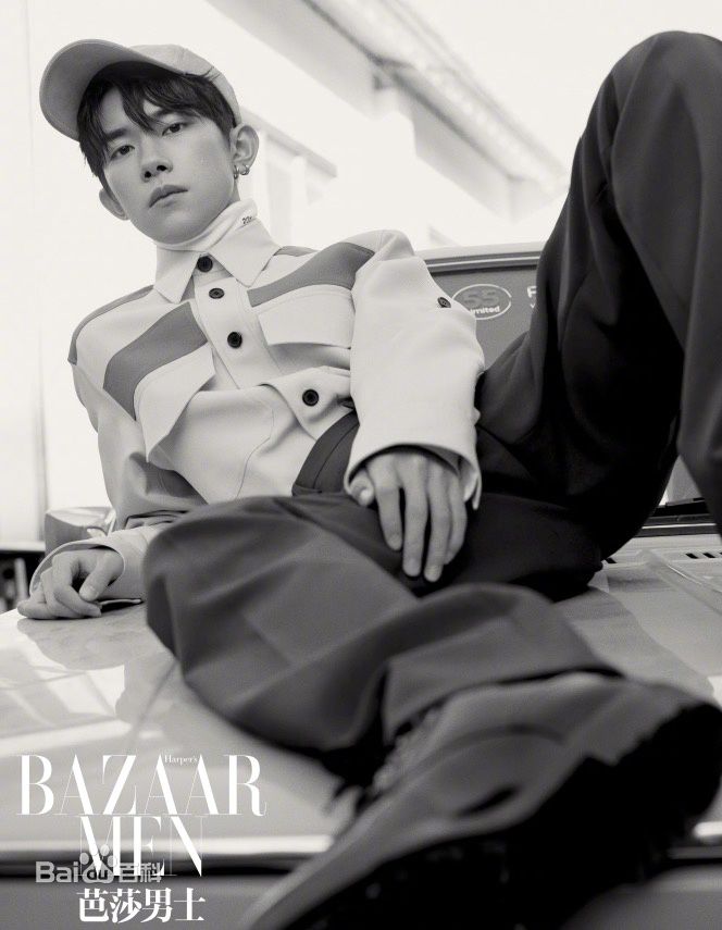 高清易烊千玺(Jackson)在《芭莎男士》中的图集