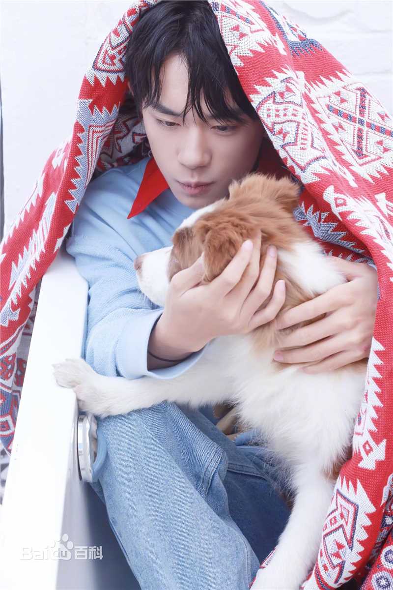 高清易烊千玺(Jackson)在《芭莎男士》中的图集