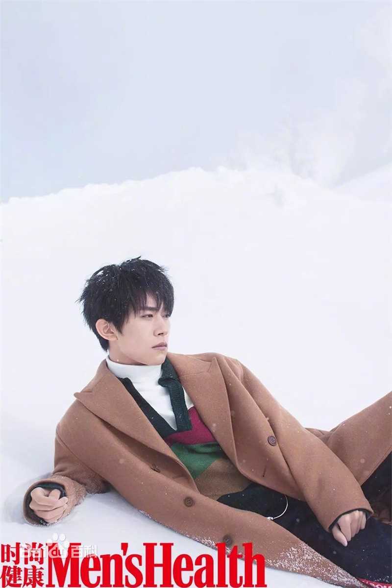 易烊千玺(Jackson)在《时尚健康男士》中的