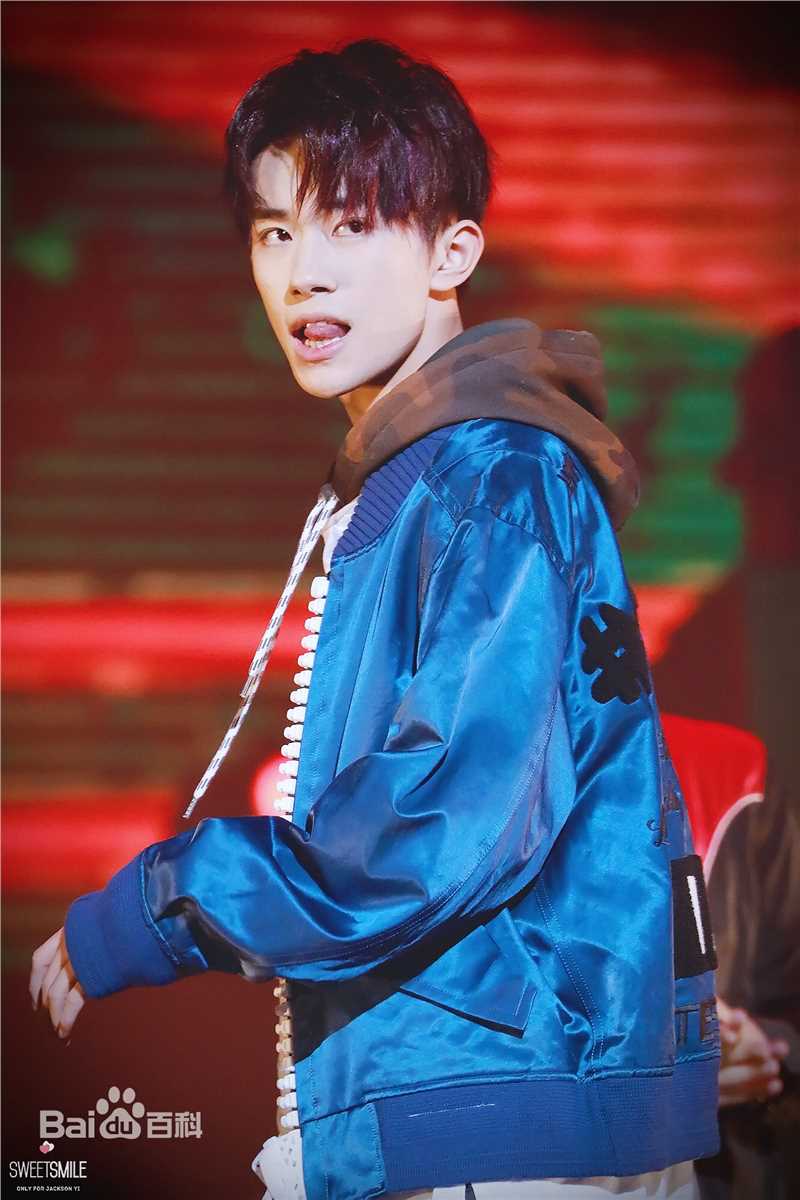 易烊千玺(Jackson)逢凉野性十七岁生日会素颜照相册