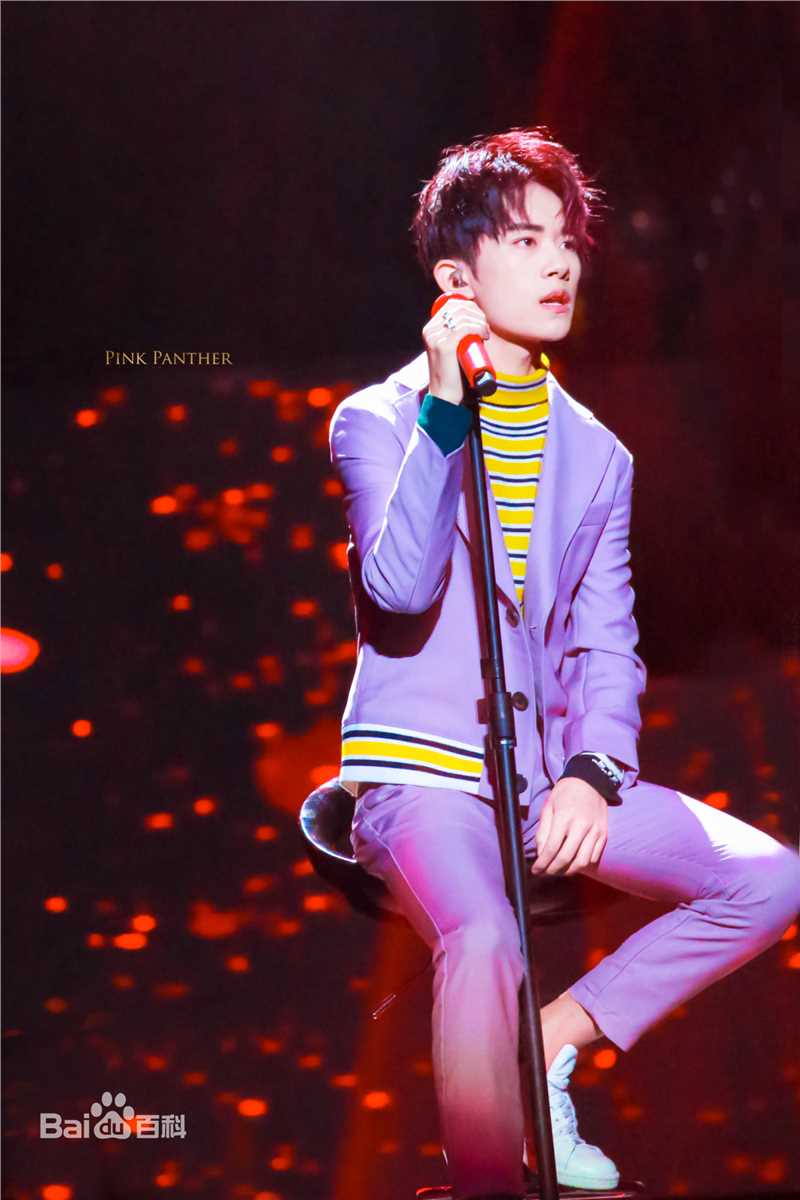 易烊千玺(Jackson)逢凉野性十七岁生日会素颜照相册