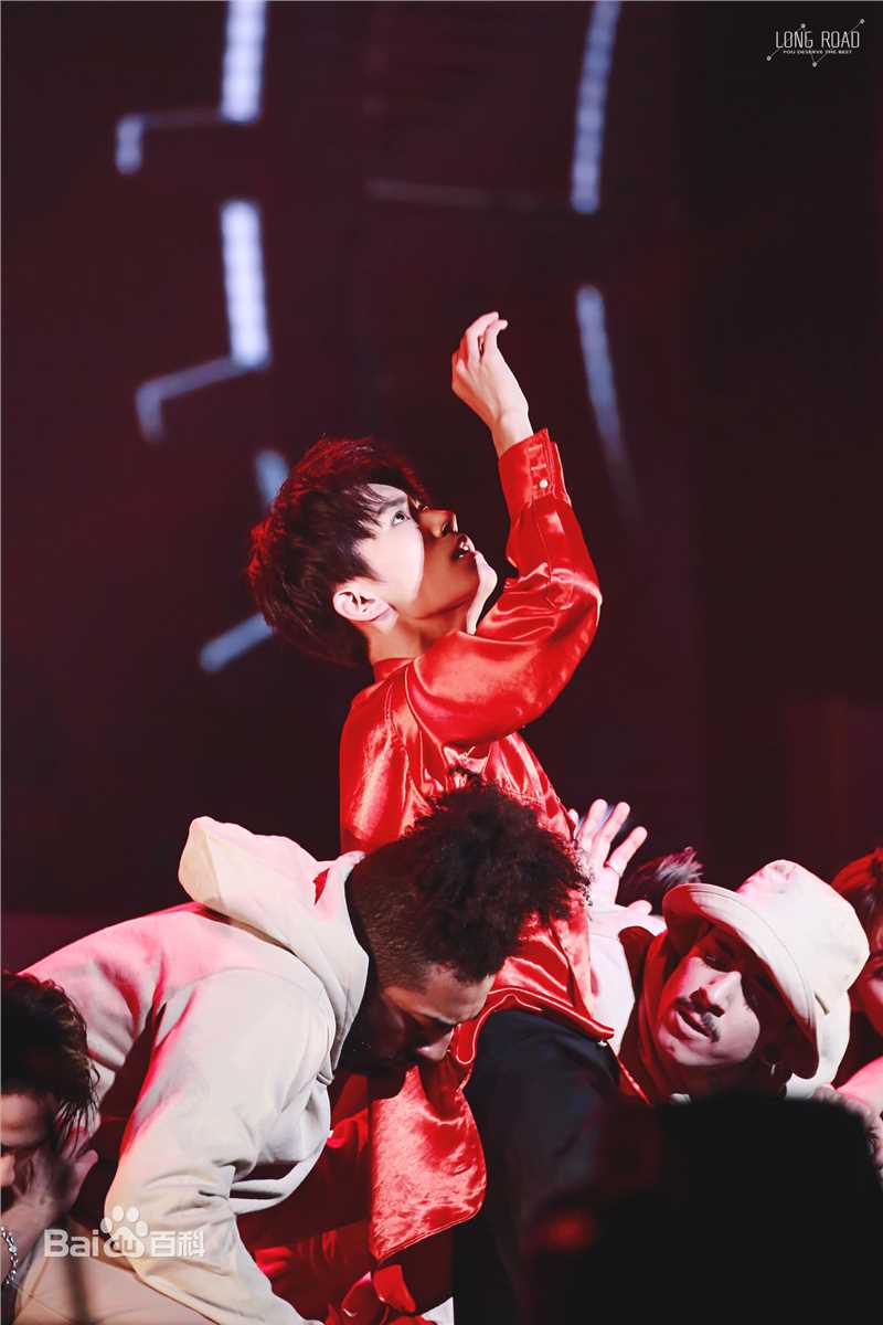 易烊千玺(Jackson)逢凉野性十七岁生日会素颜照相册