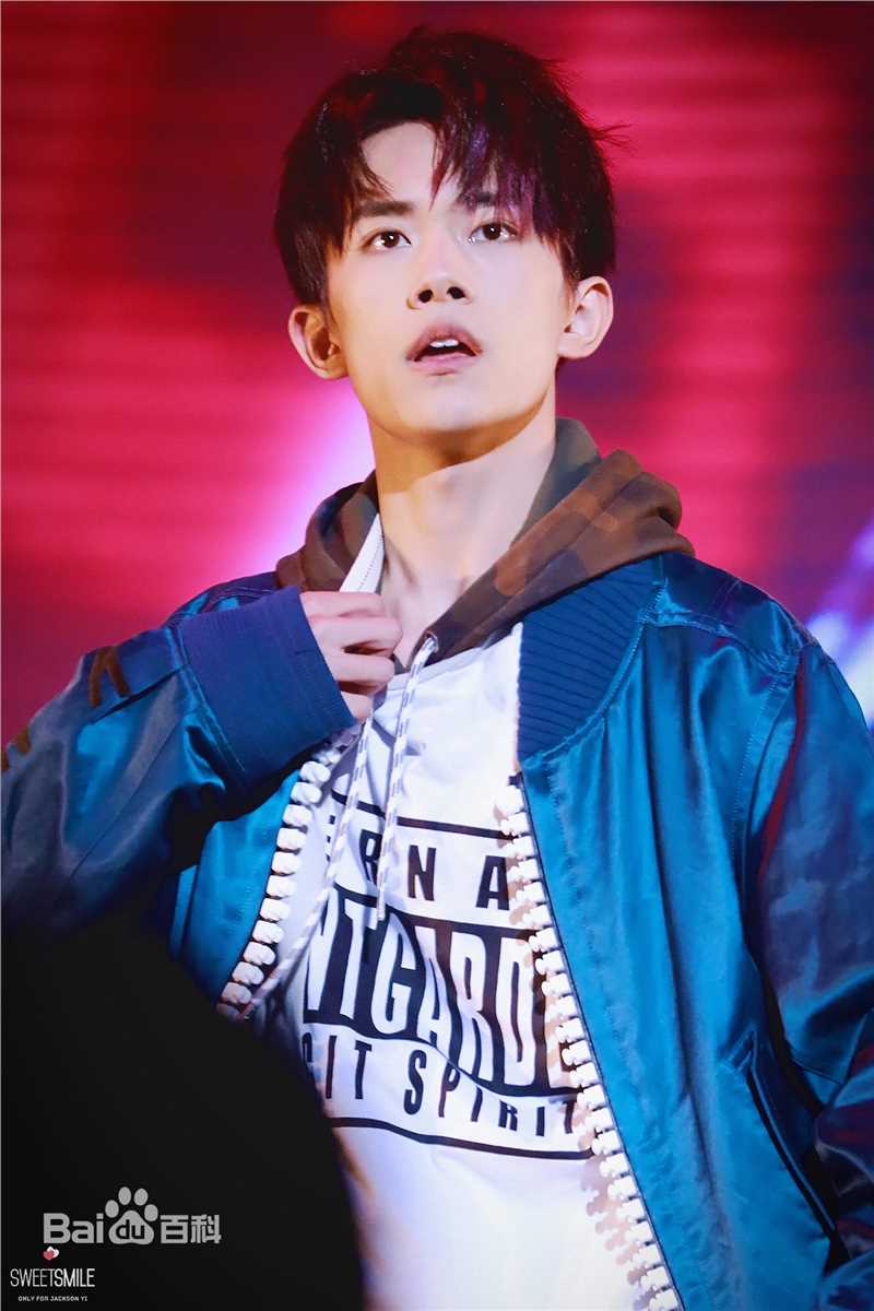 易烊千玺(Jackson)逢凉野性十七岁生日会素颜照相册