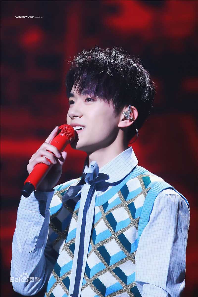 易烊千玺(Jackson)逢凉野性十七岁生日会素颜照相册