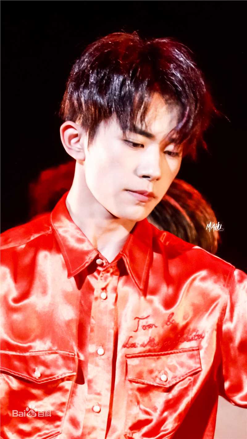 易烊千玺(Jackson)逢凉野性十七岁生日会素颜照相册